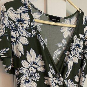 Women's Dress Size Large Green White Blue Floral Fortune + Ivy New Never Worn